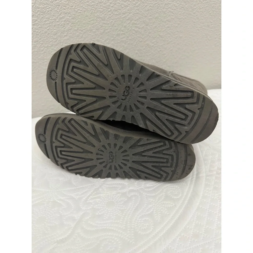 Ugg Classic Tall Boots Gray Suede Sheepskin Lined Size 7